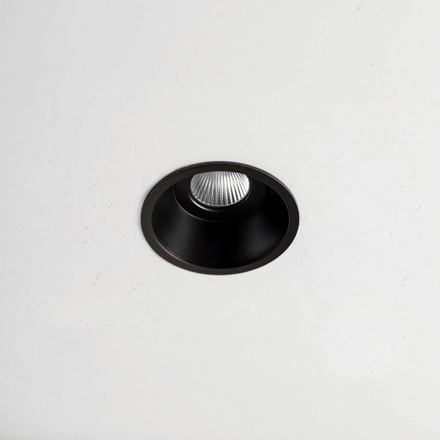 Comfort 10,3W 90_2700K 40° Black PH-C [E011.92700940.BL.XX2]
