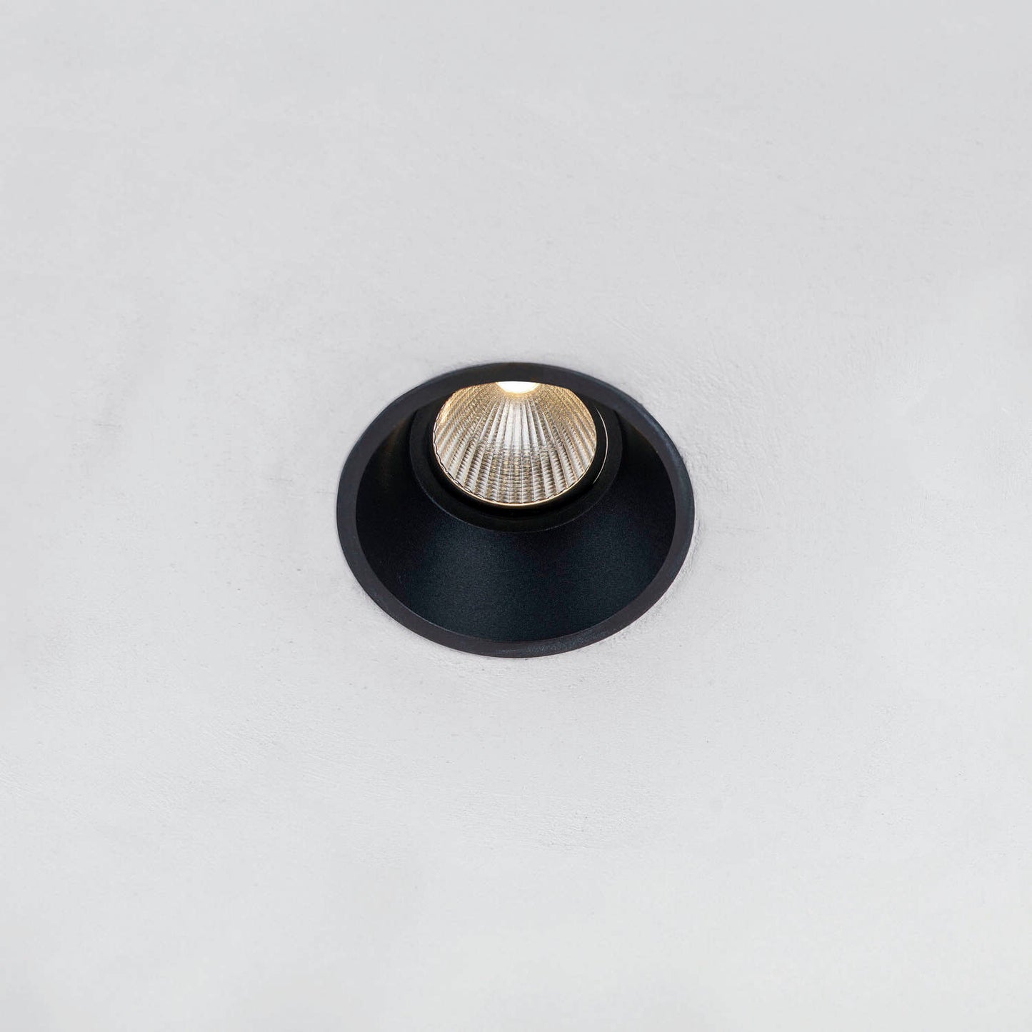 Grunt 10,3W 90_3000K 40° Black DALI [L116.93000940.BS.XX5]
