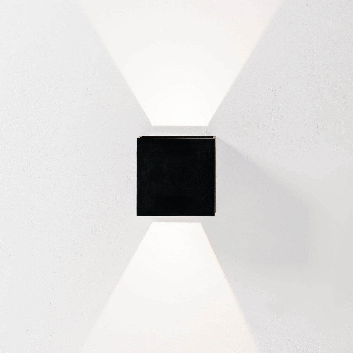 Kubbik 2x3,6W 80_3000K 0-120° IP65 Negro ON-F [X043.830006ZM.BX.XX1]