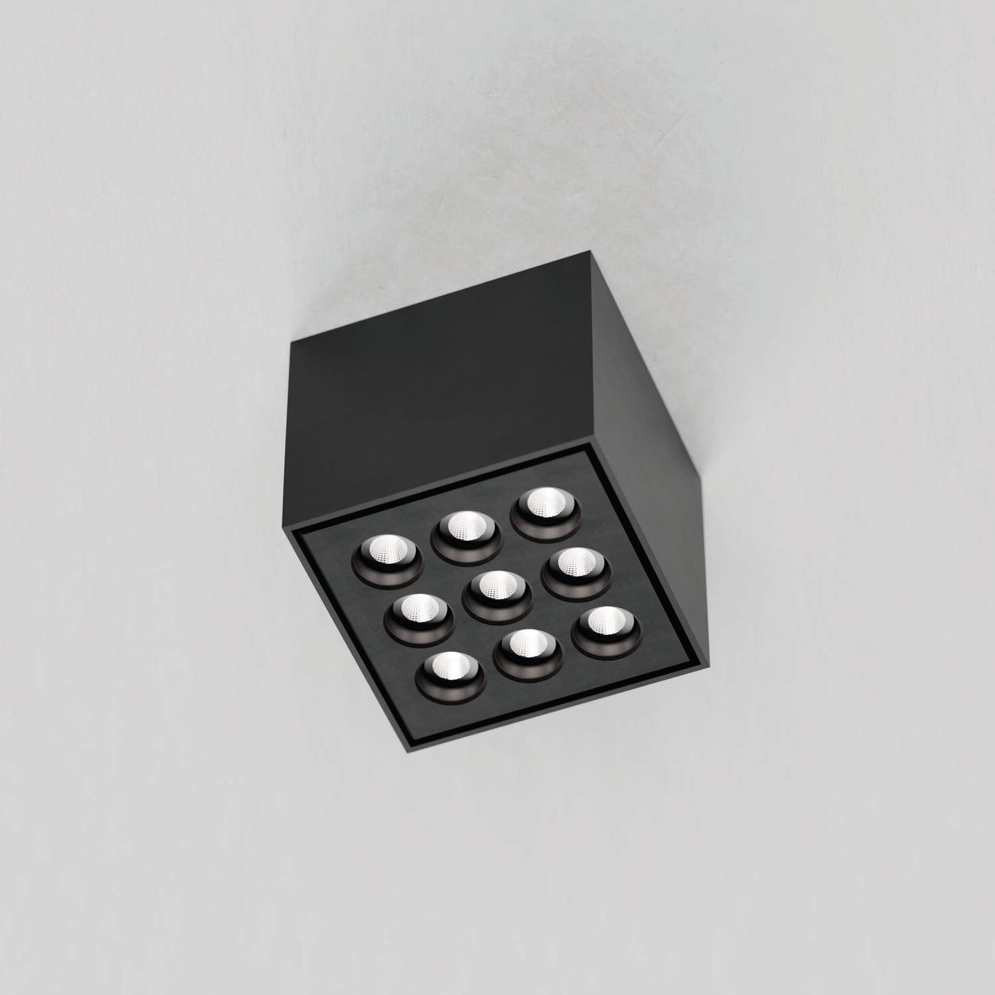 NIO_on 3x3 11,3W 90_3000K 40° IP54 Cubierta PH-C [S433.93001040.DF.XX2]