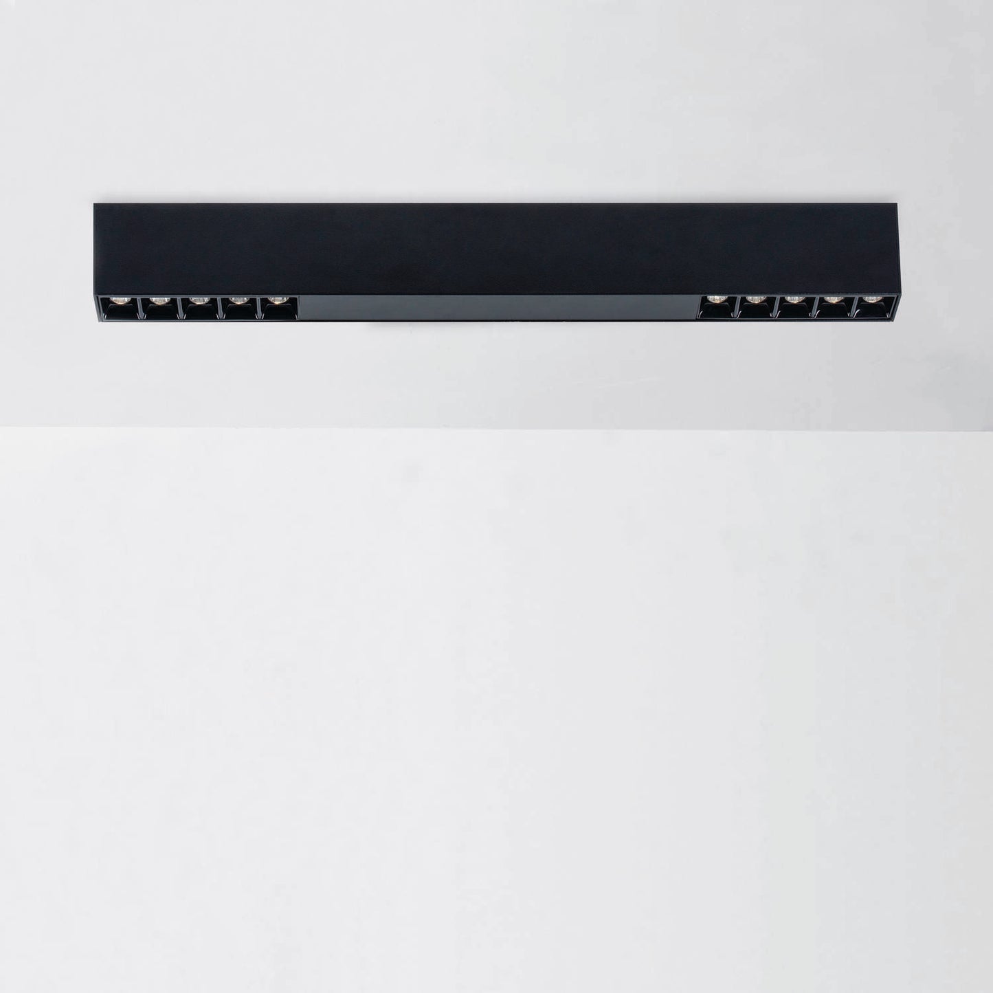 NXLINE-Z-669_on 19,3W 90_2700K 45° Black ON-F [ZEC4.92701745.BS.XX1]