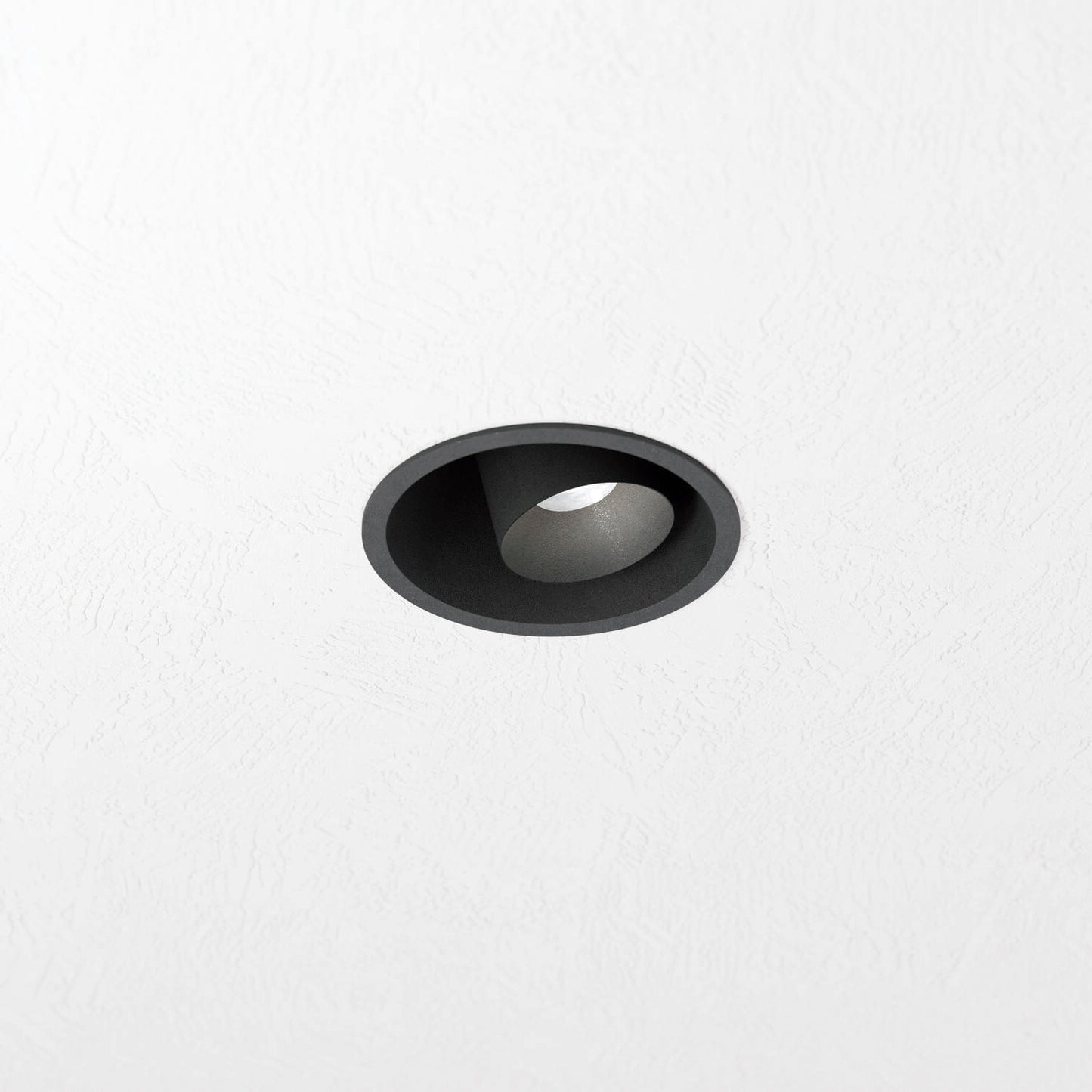 PM 33_in dl 8,2W 95_2700K 24° Gun 1-10 [2245.I2700724.DK.XX3]