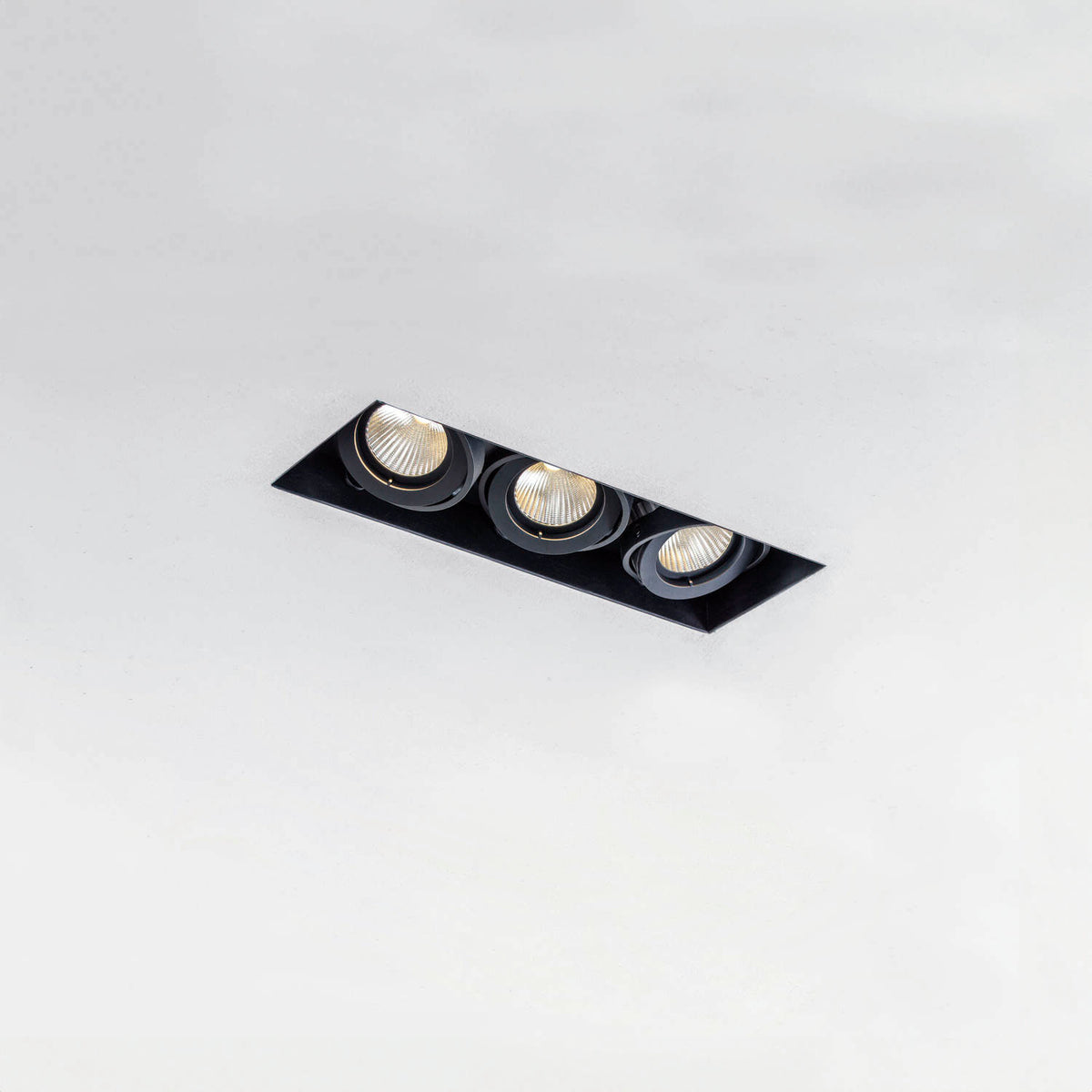 Trim 50 3x1 3x13,6W 90_2700K 43° White 1-10 [E112.92703643.SL.XX3]