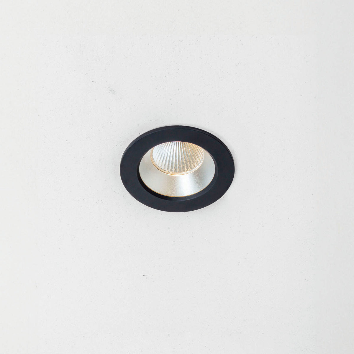 Lámpara empotrada Vand 10,3W 90_3000K 40° IP65 negra PUSH [L080.93000940.BL.XX4]