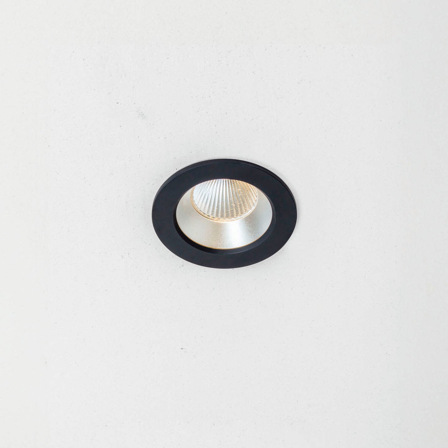 Vand 10,3W 90_4000K 40° IP65 Black 1-10 [L080.94000940.BL.XX3]